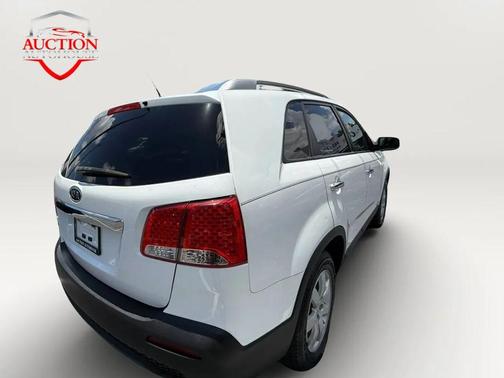 Snow White Pearl 2013 Kia Sorento LX