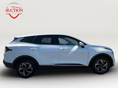 Snow White Pearl 2023 Kia Sportage LX