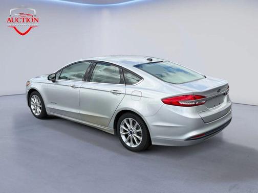 2017 Ford Fusion Hybrid SE