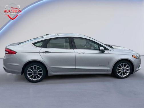 2017 Ford Fusion Hybrid SE