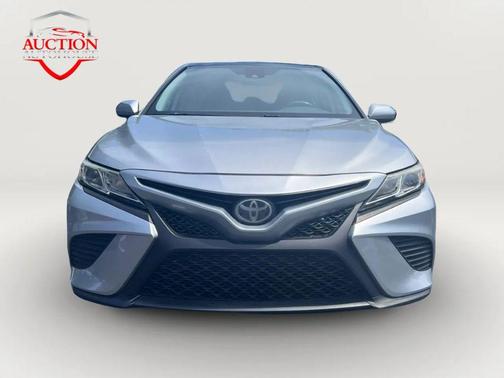 Celestial Silver Metallic 2019 Toyota Camry SE