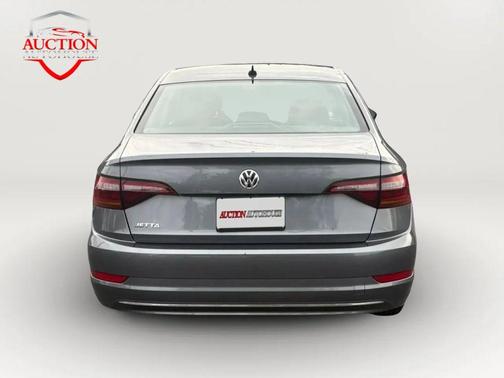 Platinum Gray Metallic 2019 Volkswagen Jetta 1.4T SE