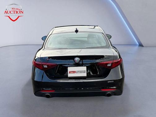 2017 Alfa Romeo Giulia Ti