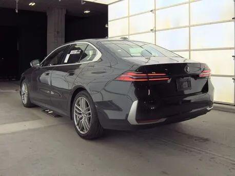 2024 BMW 530 530i Sedan 4D