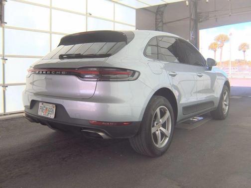 2019 Porsche Macan Sport Utility 4D