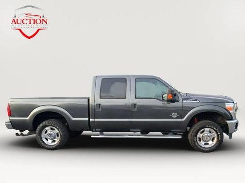 Magnetic Metallic 2016 Ford F-250 XLT