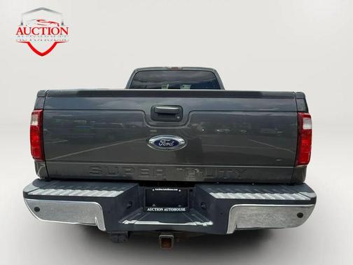 Magnetic Metallic 2016 Ford F-250 XLT