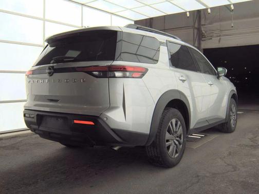 2025 Nissan Pathfinder SV FWD