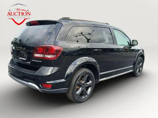 Pitch Black Clearcoat 2020 Dodge Journey Crossroad