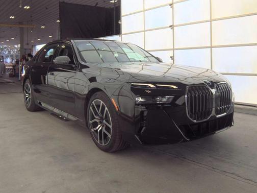 2025 BMW 740 xDrive