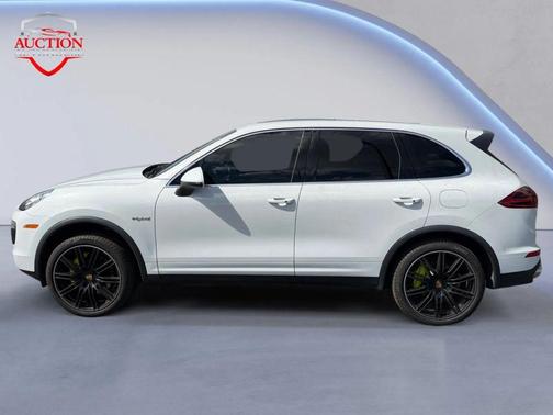 2016 Porsche Cayenne Cayenne S E-Hybrid