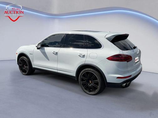 2016 Porsche Cayenne Cayenne S E-Hybrid