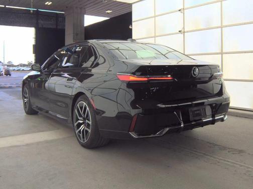 2025 BMW 740 740i Sedan 4D