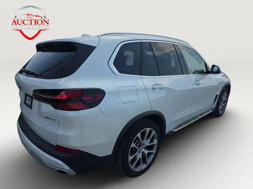 White 2024 BMW X5 sDrive40i