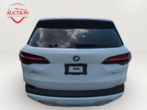 White 2024 BMW X5 sDrive40i