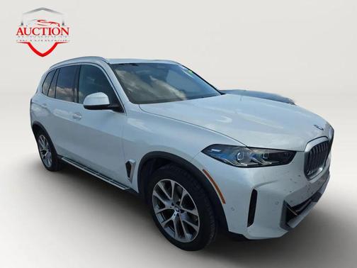 White 2024 BMW X5 sDrive40i