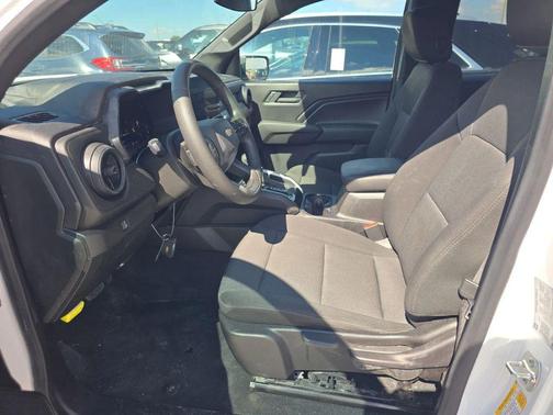 2025 Chevrolet Colorado WT