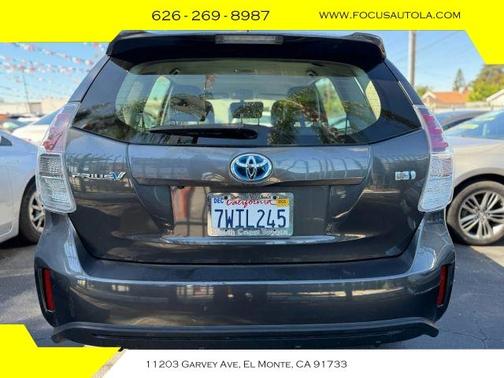 2017 Toyota Prius v Four