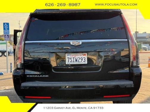 2016 Cadillac Escalade ESV Premium