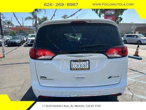 2018 Chrysler Pacifica Hybrid Touring L