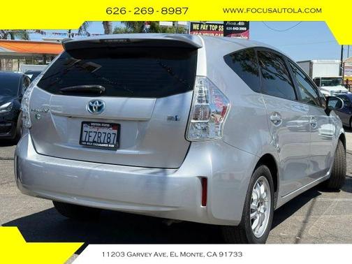 2014 Toyota Prius v Two