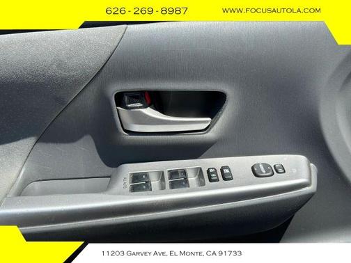 2014 Toyota Prius v Two