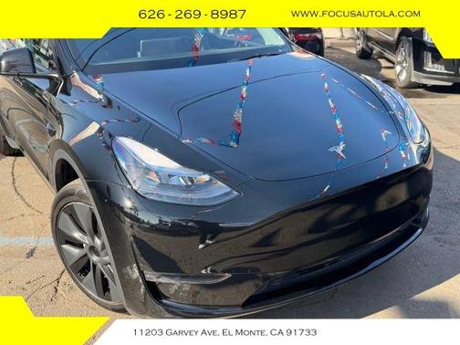 Black 2025 Tesla Model Y Long Range
