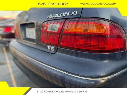 1999 Toyota Avalon XL