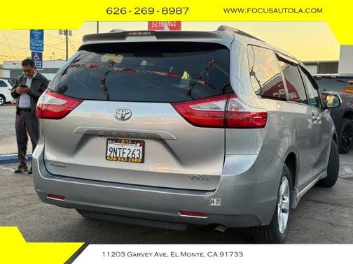 2018 Toyota Sienna LE