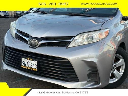 2018 Toyota Sienna LE