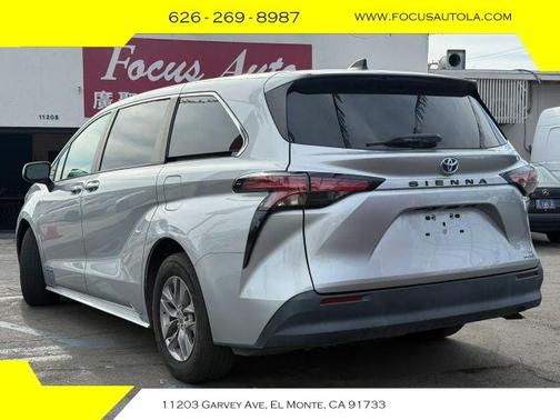 2021 Toyota Sienna LE