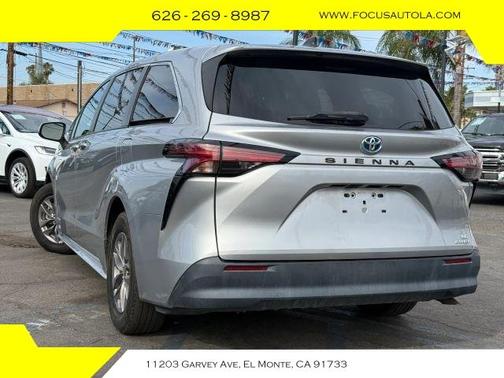2021 Toyota Sienna LE