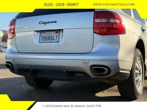 2010 Porsche Cayenne Base (Tiptronic)