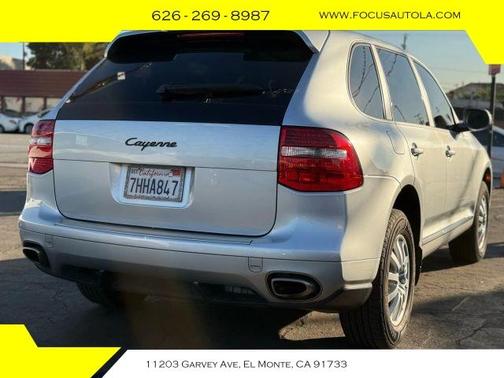 2010 Porsche Cayenne Base (Tiptronic)