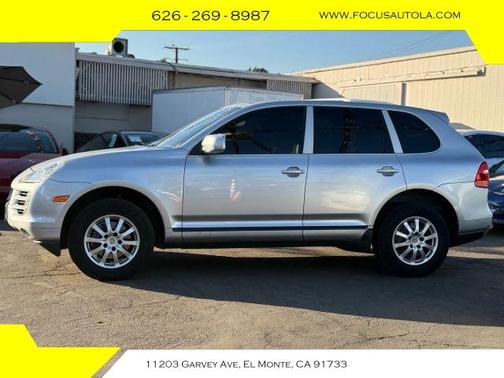 2010 Porsche Cayenne Base (Tiptronic)