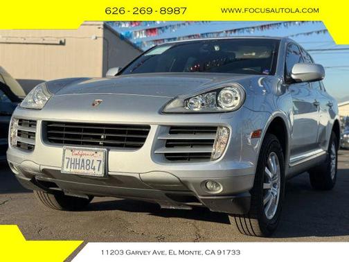 2010 Porsche Cayenne Base (Tiptronic)