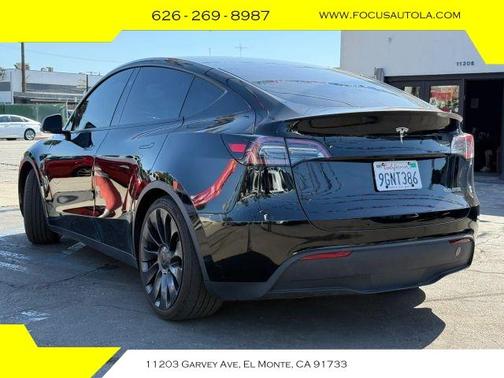 2023 Tesla Model Y Performance