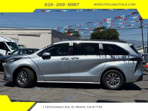 2023 Toyota Sienna XLE