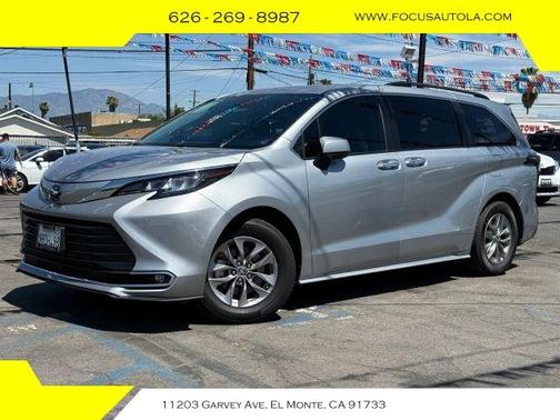 2023 Toyota Sienna XLE