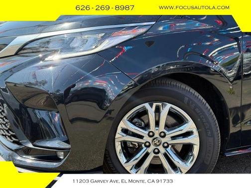 2022 Toyota Sienna XSE 7 Passenger