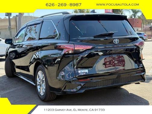 2022 Toyota Sienna XSE 7 Passenger