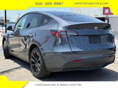 Gray 2022 Tesla Model Y Long Range