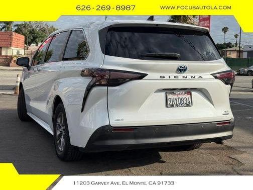 2023 Toyota Sienna XLE