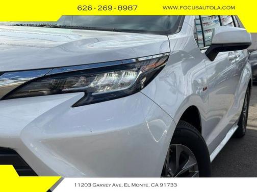 2023 Toyota Sienna XLE