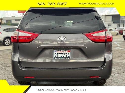 2018 Toyota Sienna LE