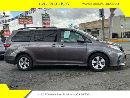 2018 Toyota Sienna LE
