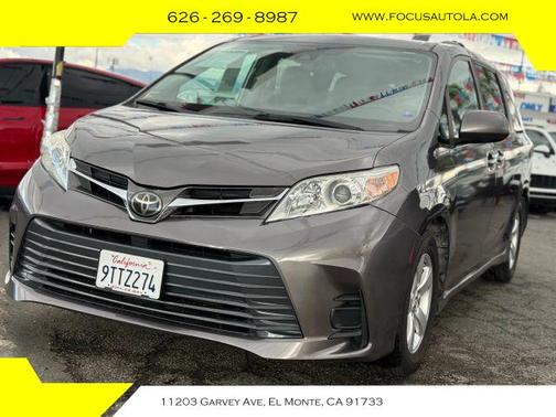 2018 Toyota Sienna LE