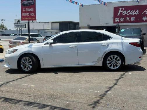2014 Lexus ES 300h Base
