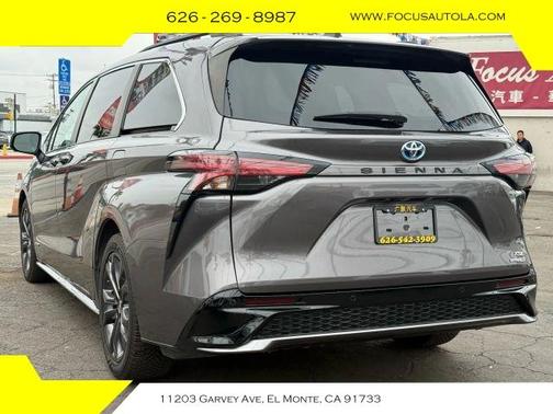 2021 Toyota Sienna XSE 7 Passenger