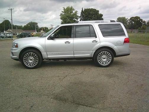 Ingot Silver Metallic 2015 Lincoln Navigator Base